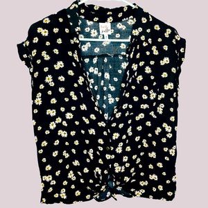 Cropped Daisy Print Blouse